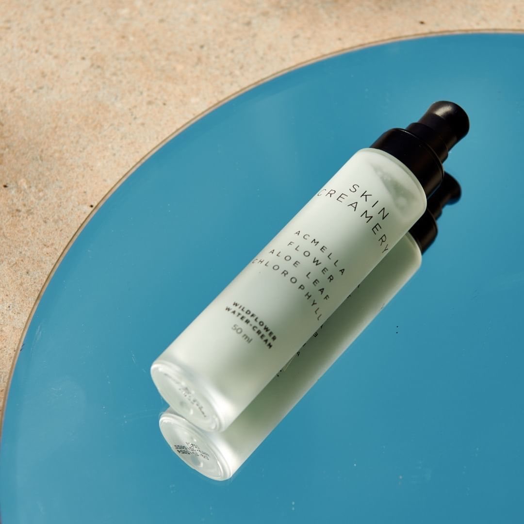 Mirror mirror on the wall, what product will help smooth, firm & hydrate my skin? Our Wildflower Water-Cream is the answer. Tap to shop this wonder serum with endless benefits:
🤍 2-in-1 Regenerating serum and hydrator
🤍 Smooths fine lines
🤍 Enriched with mega-hydrating Squalene
🤍 Rich in antioxidants
🤍 Supports well-ageing